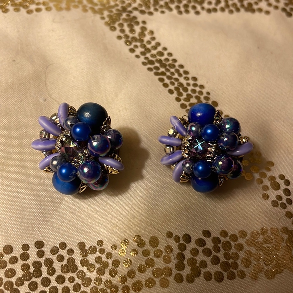 Vintage pair of clip on earrings blue and lilac bead cluster